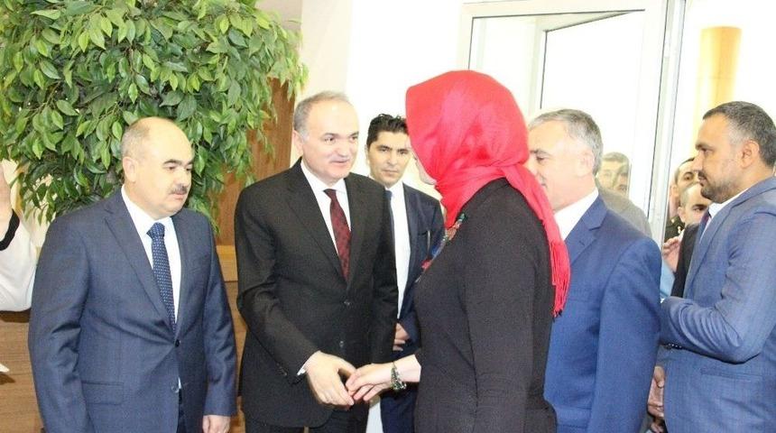 Bakan Faruk &Ouml;zl&uuml;: "işsizliğin Azalması İ&ccedil;in T&uuml;rkiye&rsquo;nin B&uuml;y&uuml;mesi Lazım"