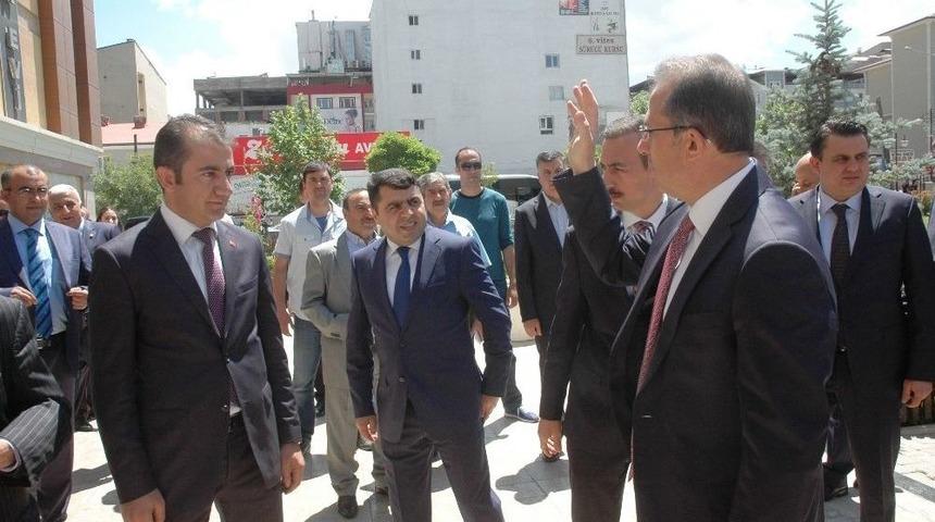 Vali Taşyapan Hem Bayramlaştı Hem Vedalaştı