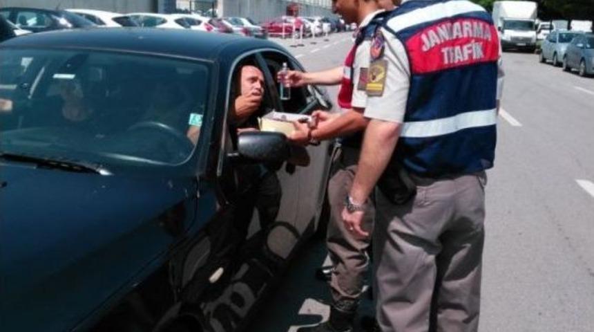 Jandarmadan Kapıkule&rsquo;de Şekerli, Kolonyalı Karşılama