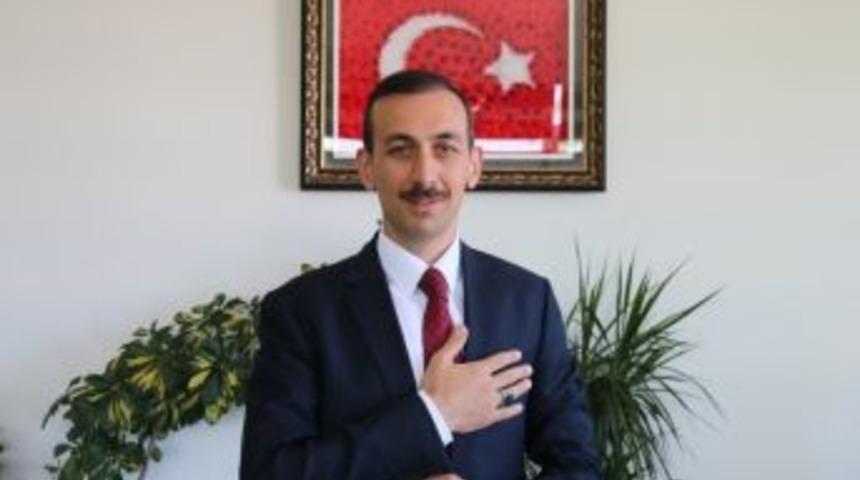 Kayyumdan K&uuml;rt&ccedil;e Bayram Mesajı