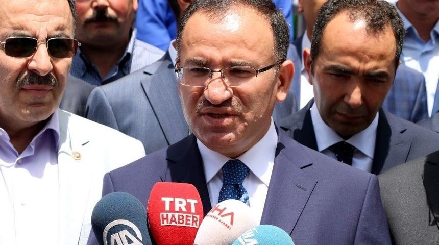 Bakan Bozdağ: "t&uuml;rk Yargısının Kararını Etkileyeceğini D&uuml;ş&uuml;nenler Boşuna Yoruluyorlar"