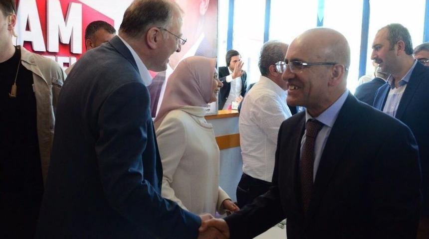 Başbakan Yardımcısı Şimşek Ve Milletvekilleri, Partililer Ve Vatandaşlarla Bayramlaştı