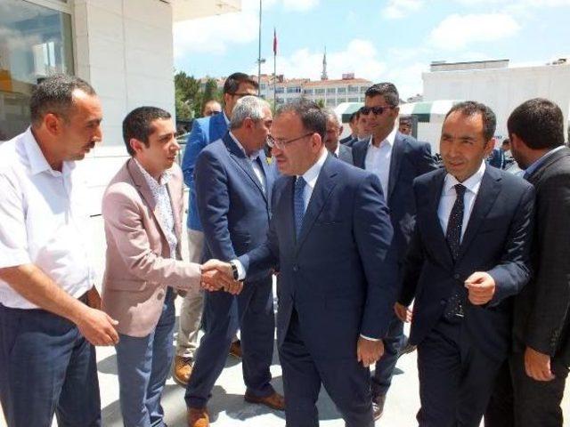 Bozdağ: Yargı Kararlarını Etkileyeceğini Düşünenler Boşuna Yoruluyor