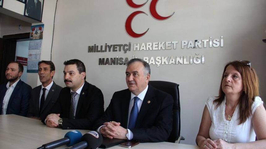 Mhp&rsquo;li Ak&ccedil;ay Kılı&ccedil;daroğlu&rsquo;nun &lsquo;bozkurt&rsquo; İşaretini Yorumladı