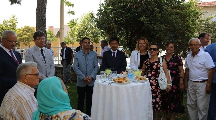 Urla&rsquo;da Bayramlaşma T&ouml;reni