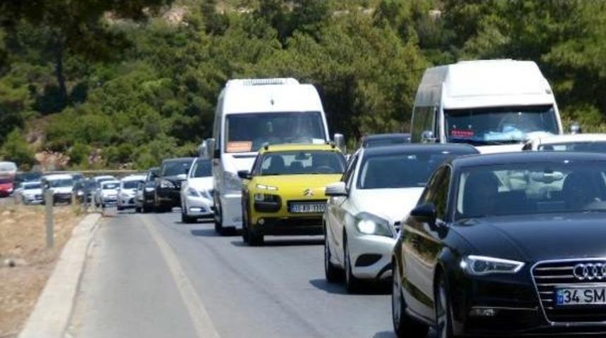 Bodrum'da Plajlar Doldu, Beach'ler Boş Kaldı (2)