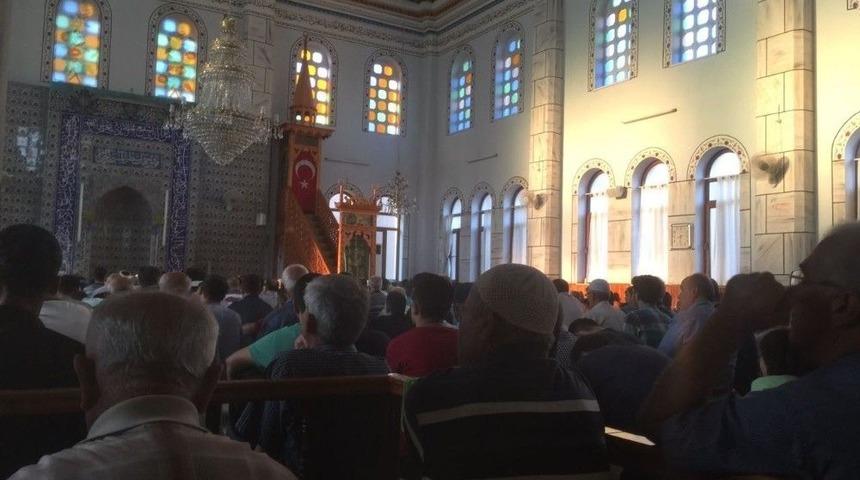 Nazilli&rsquo;de Bayram Namazında Camiler Doldu Taştı