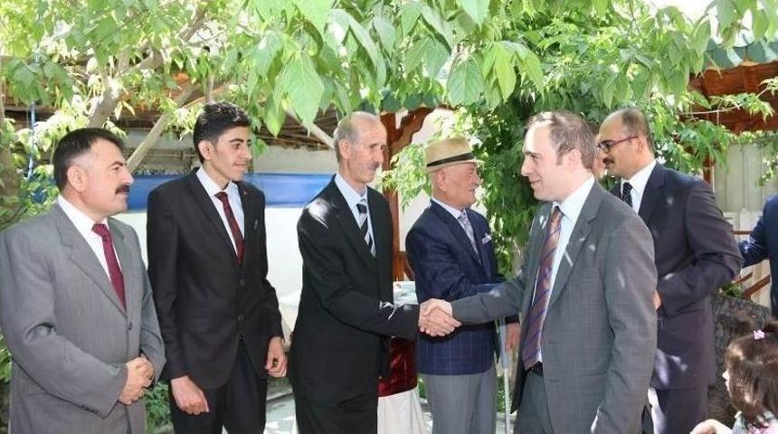 Hakkari&rsquo;de Bayramlaşma T&ouml;reni