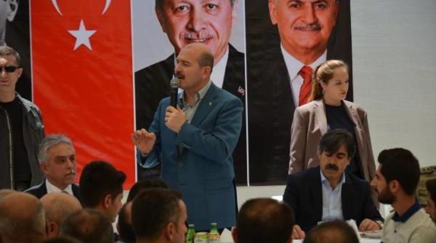 İ&ccedil;işleri Bakanı Soylu Bayram Namazını &Ccedil;ukurca'da Kıldı (3)