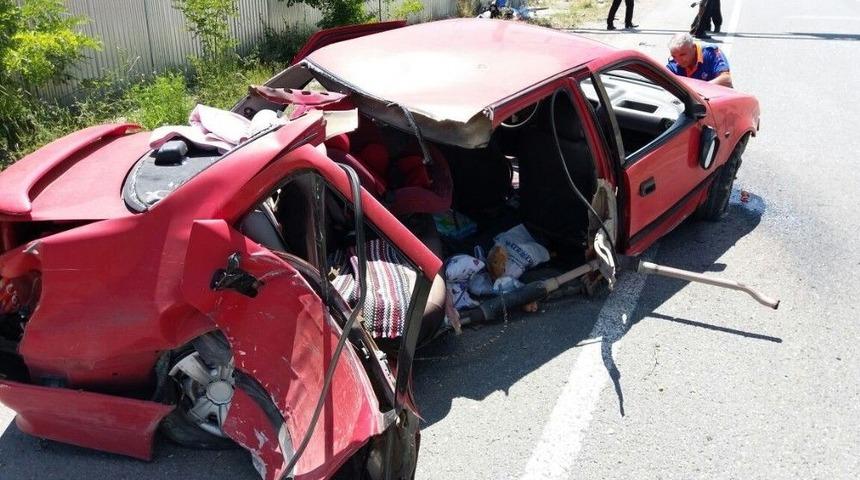 G&uuml;m&uuml;şhane&rsquo;de Trafik Kazası: 6 Yaralı