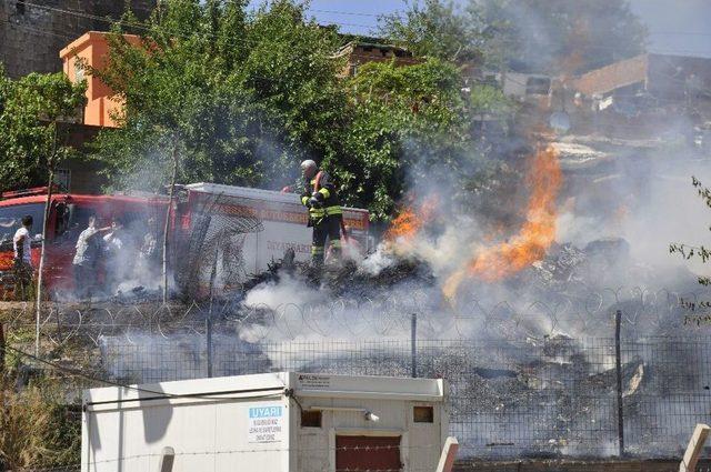 Diyarbakır’da Çocukların Attığı Maytap Yangın Çıkardı