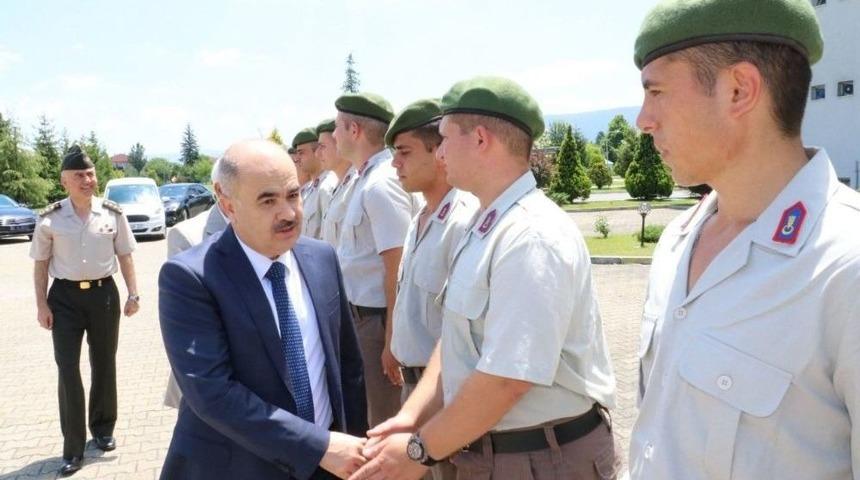 Vali Dağlı, G&uuml;venlik G&uuml;&ccedil;lerinin Bayramını Kutladı