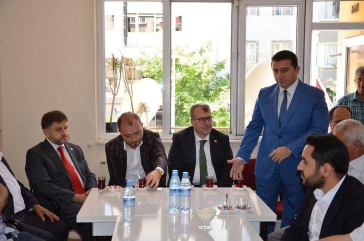 Bilecik Ak Parti Milletvekili Eldemir Bozüyük’te Partililerle Bayramlaştı G4