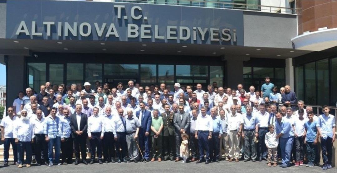 Altınova Bayramlaştı