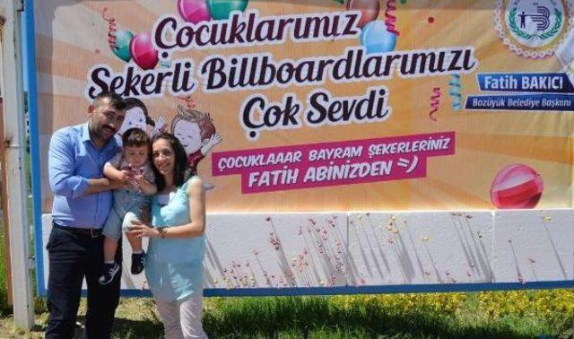 Billboardlara Çocuklar Için Bayram Şekerleri