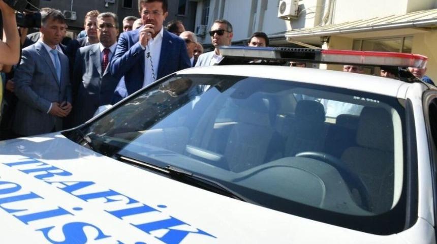 Bakan Zeybekci Telsizden Anonsla Polislerin Bayramını Kutladı