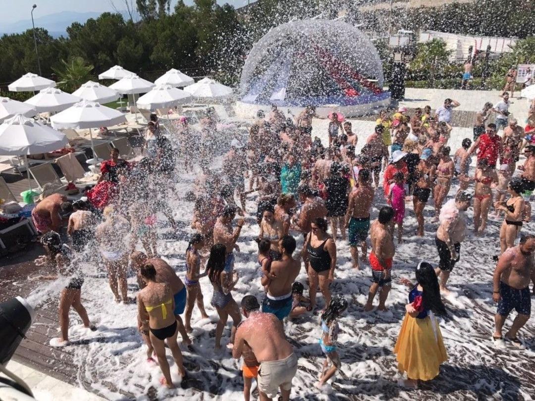 Kuşadası&rsquo;nda Bayram Hareketliliği