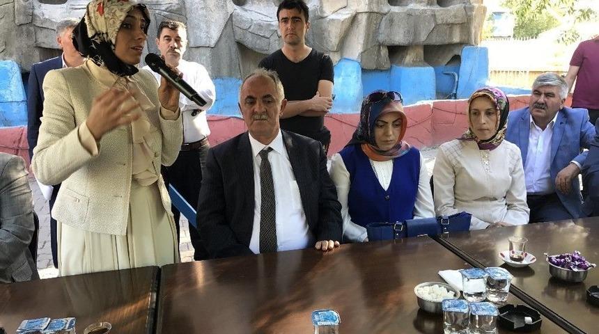 Horasan&rsquo;da Belediyenin Bayramlaşma Programı