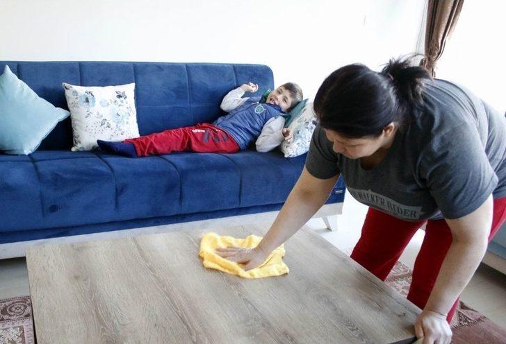 Fedakar Annenin Engelli Oğlu İçin Sardığı Yapraklar, Engelli Annelerine İlham Oldu G1