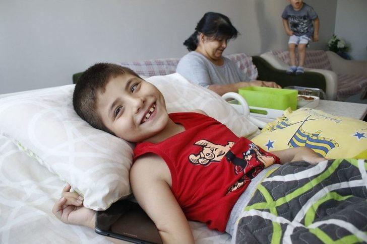 Fedakar Annenin Engelli Oğlu İçin Sardığı Yapraklar, Engelli Annelerine İlham Oldu G2