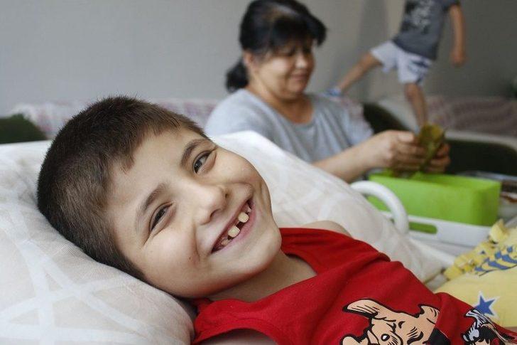 Fedakar Annenin Engelli Oğlu İçin Sardığı Yapraklar, Engelli Annelerine İlham Oldu G3