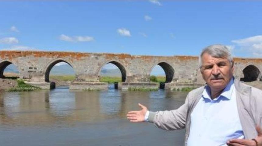 Definecilerin Delik Deşik Ettiği 382 Yıllık Köprü, Onarıma Alındı