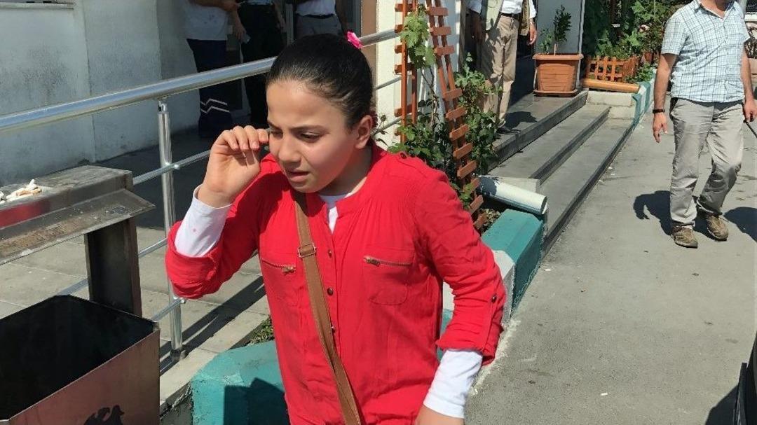 (&ouml;zer Haber) Bu Sefer De Suriyeli Aile K&uuml;&ccedil;&uuml;k Kızını Otob&uuml;ste Unuttu