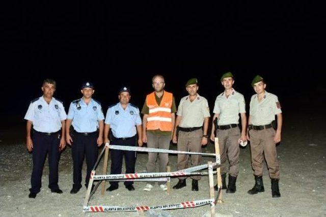 Alanya'da Plajdaki Caretta Yuvasına Koruma