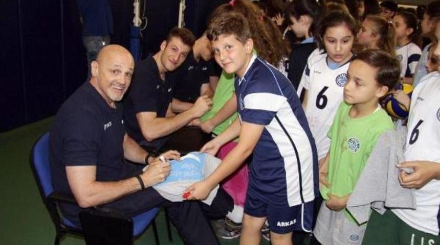 Arkas Demek Hoag Demek