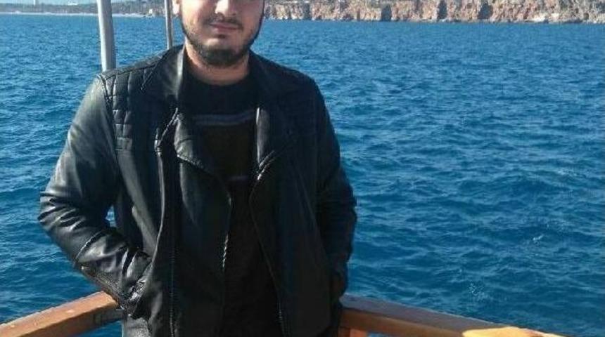 Hukuk Fak&uuml;ltesi &Ouml;ğrencisi Intihar Etti