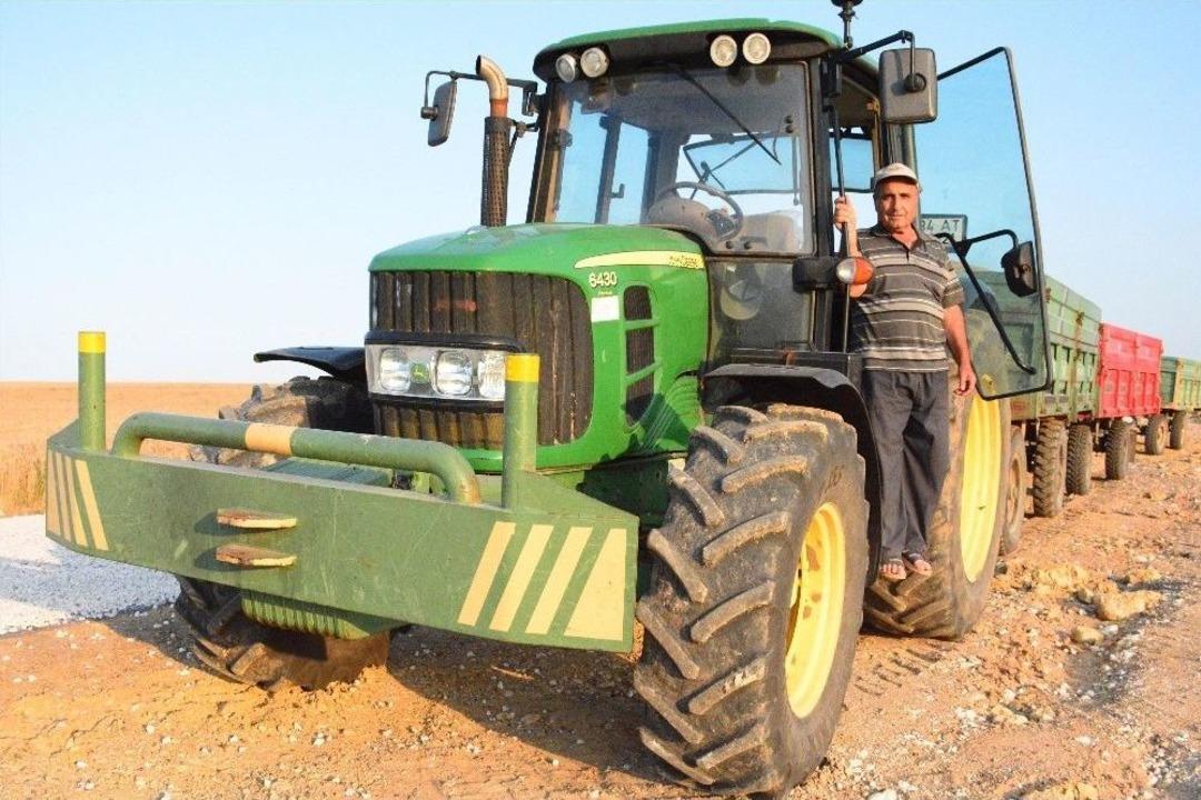 (&ouml;zel Haber) &Ccedil;ift&ccedil;ilerin Bayram Mesaisi &lsquo;buğday&rsquo; Hasadı