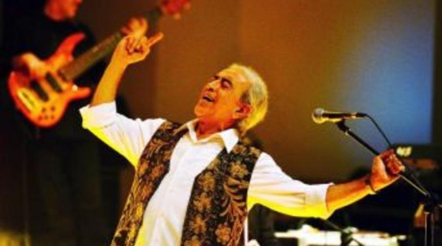 Edip Akbayram 45'inci Sanat Yılını Kutluyor