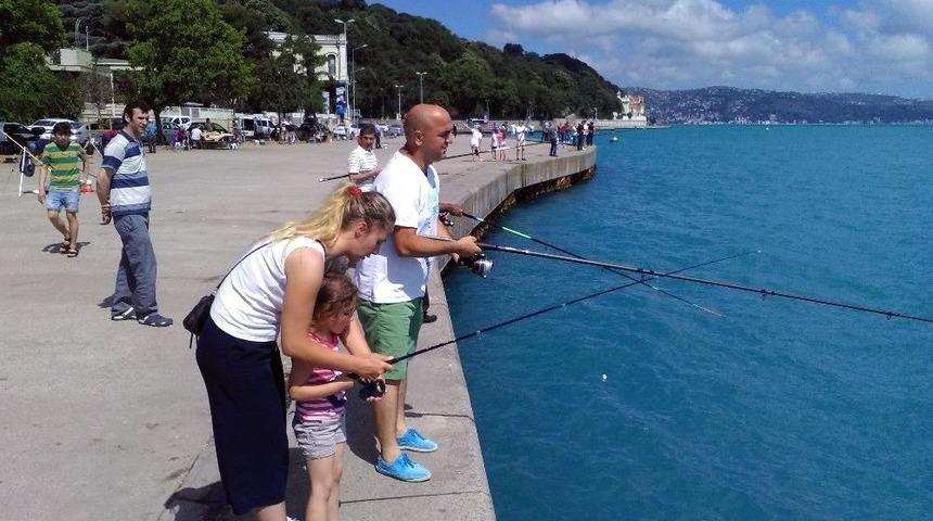(&ouml;zel Haber) G&uuml;zel Havayı Fırsat Bilen İstanbullular Sahillere Koştu