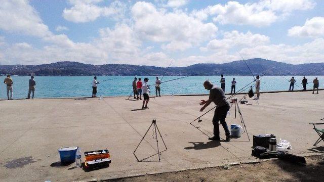 (özel Haber) Güzel Havayı Fırsat Bilen İstanbullular Sahillere Koştu