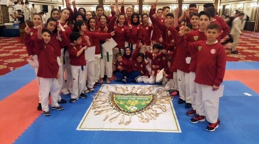 Ke&ccedil;i&ouml;ren Belediyesi Bağlumspor Kul&uuml;b&uuml;&rsquo;nden Madalya Rekoru
