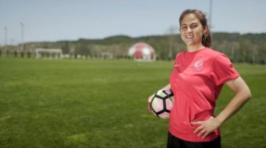 İşitme Engelli Kadın Futbolcuda Milli Forma Heyecanı