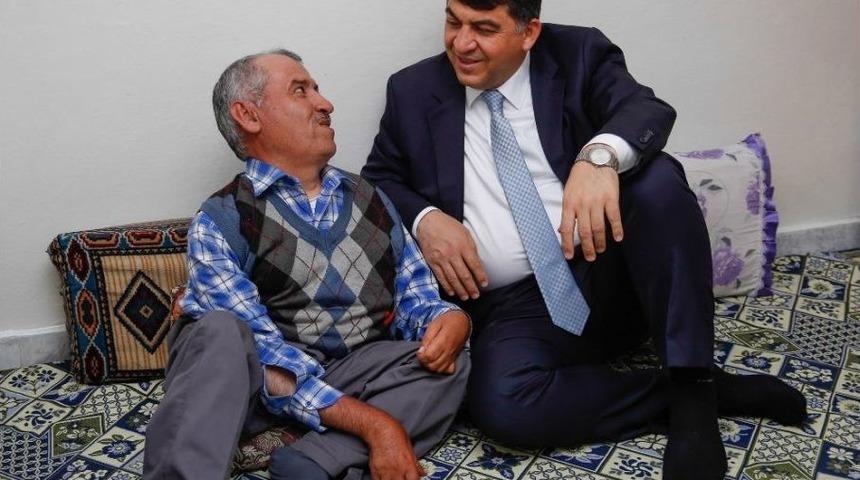 Fadıloğlu, Engelli Mehmet Ve Ailesini Unutmadı