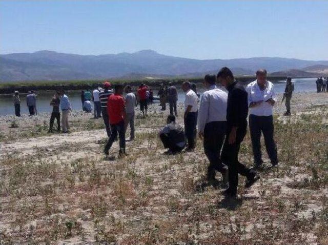 Serinlemek Için Girdiği Baraj Gölünde Boğuldu