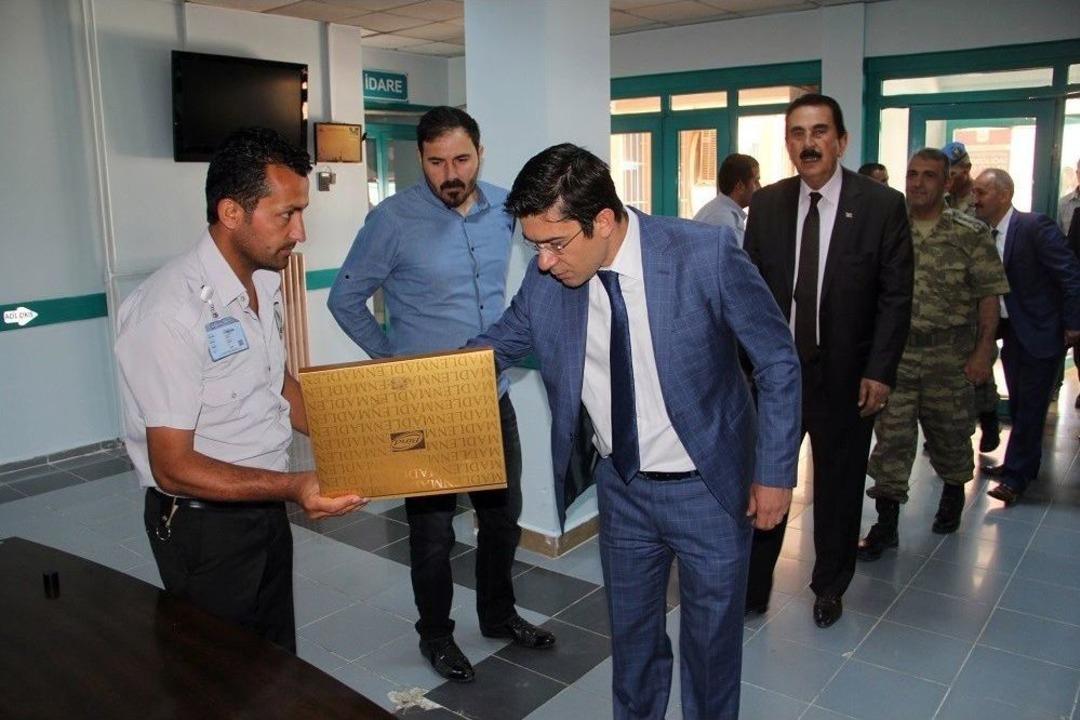 Kaymakam &Ouml;zt&uuml;rk, Polis, Asker Ve Hastaların Bayramını Kutladı