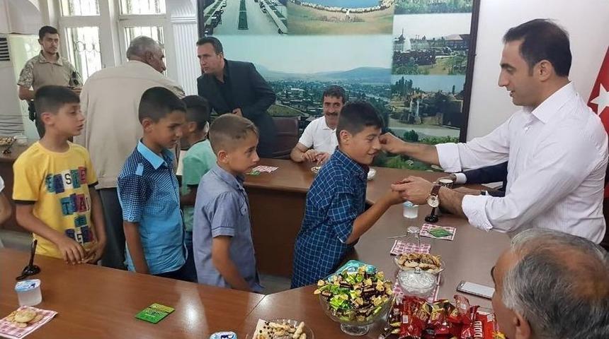 G&uuml;roymak&rsquo;ta Bayramlaşma T&ouml;reni