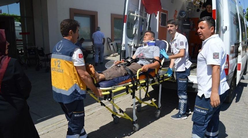 Kontrolden &Ccedil;ıkan Otomobil Takla Attı: 3 Yaralı