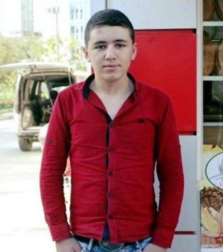 Şelalede Yüzerken Boğulma Anı Görüntülendi G2