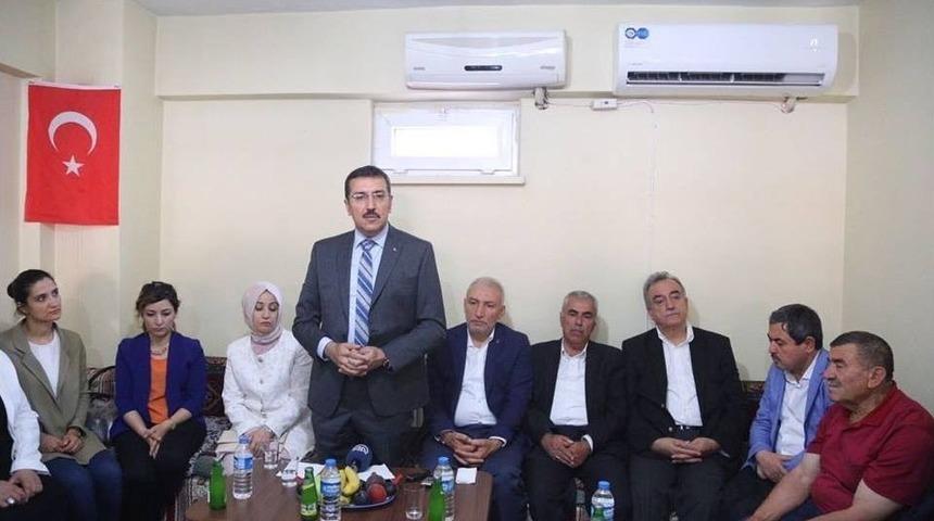 G&uuml;mr&uuml;k Ve Ticaret Bakanı B&uuml;lent T&uuml;fenkci: