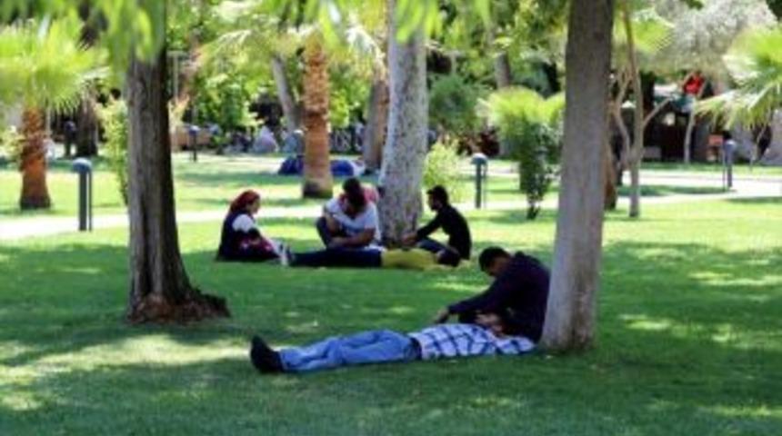 Aydın&rsquo;da Termometreler 39&rsquo;u G&ouml;sterdi