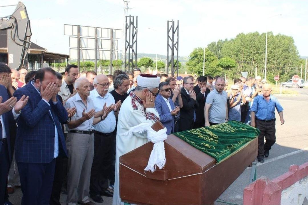 Bakan Avcı Dayısını Son Yolculuğuna Uğurladı