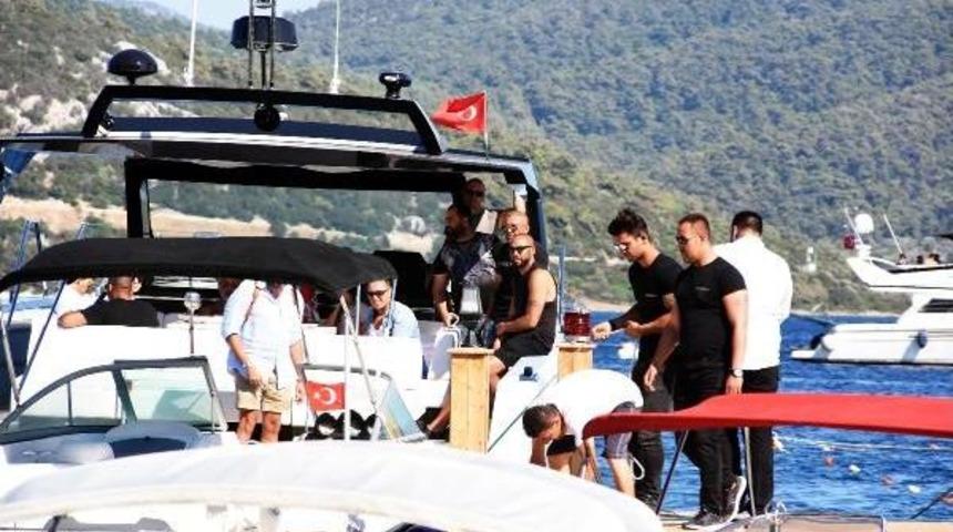 İtalyan Fenomen Vacchi, Dj Performansıyla Bodrum'u Salladı