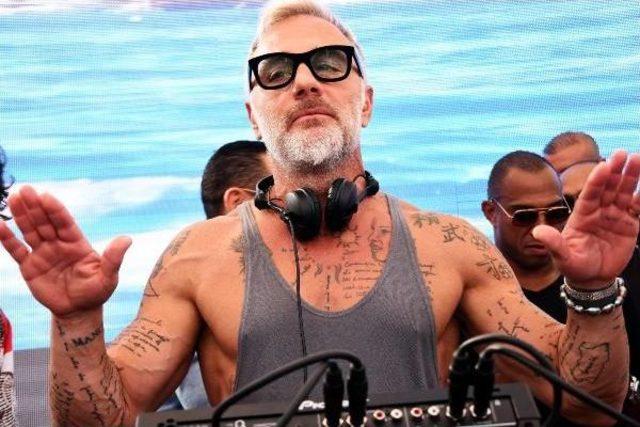 İtalyan Fenomen Vacchi, Dj Performansıyla Bodrum'u Salladı