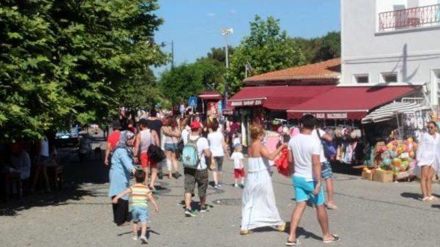 Bozcaada Bayramda Doldu, Taştı