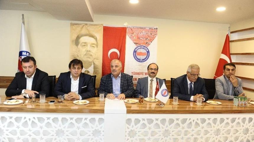 Memur-sen Bursa İl Temsilciliği &Uuml;yeleriyle Bayramlaştı