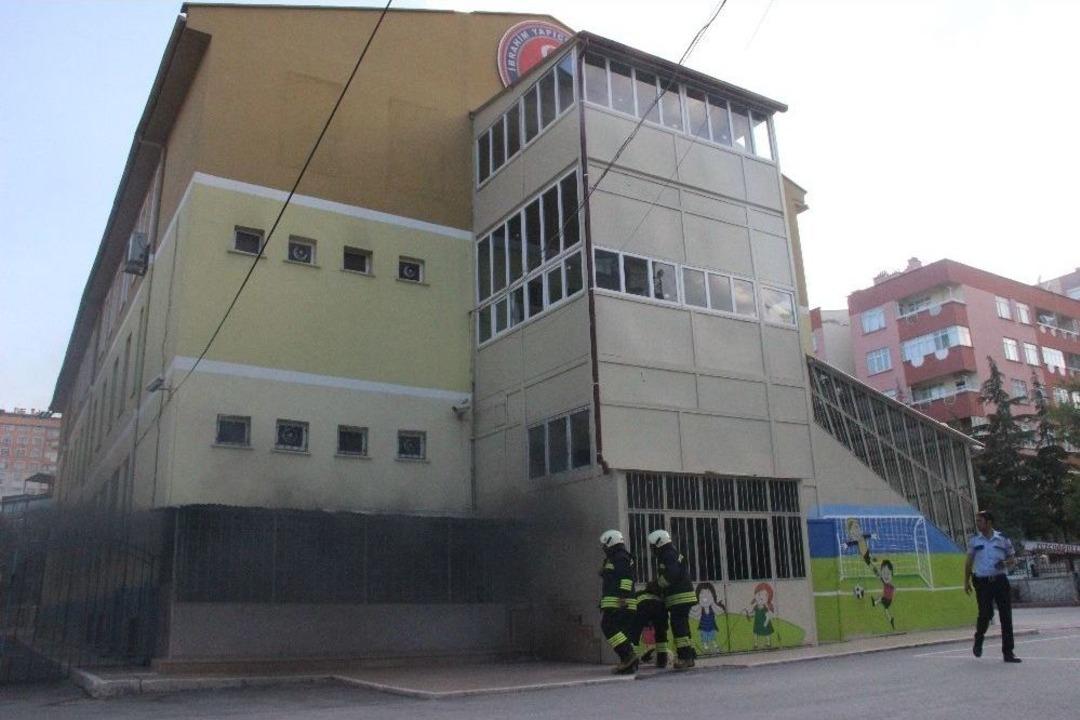 &Ccedil;ocukların Attığı Torpil Okulu Yakıyordu